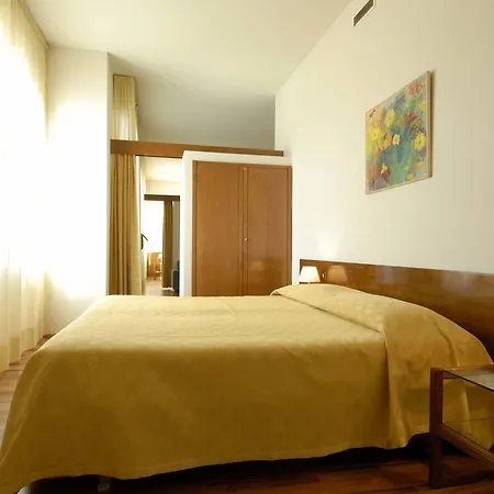 Porta Al Prato Апарт-отель 4*